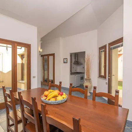 Holiday home Rei Sole - Rei317 By Interhome